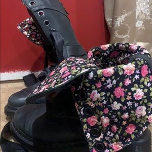 Dr. Martens Shoes - Doc martians Dr. Martens Shoes - Doc martians